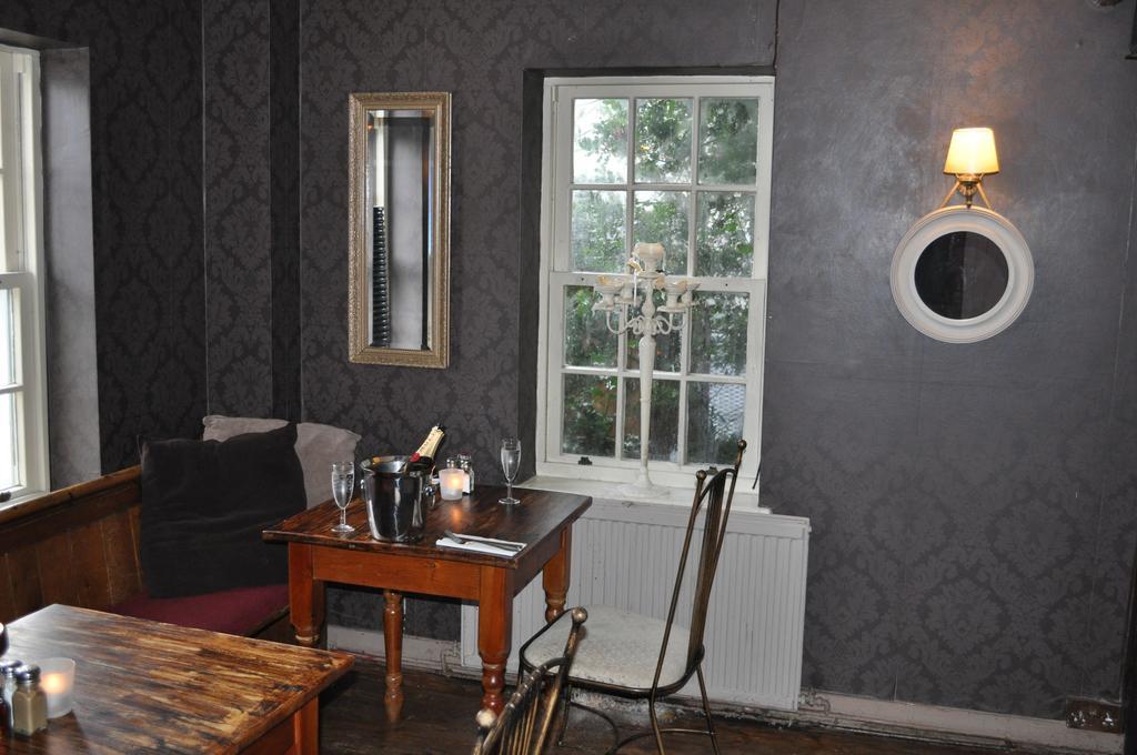 Queens Head Inn Saffron Walden Esterno foto